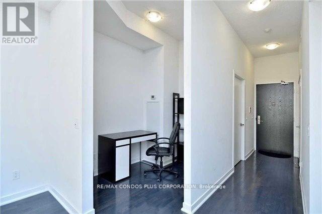 1707 - 770 Bay Street, Toronto, Ontario  M5G 0A6 - Photo 10 - C12637178