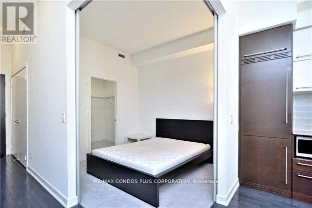 1707 - 770 Bay Street, Toronto, Ontario  M5G 0A6 - Photo 8 - C12637178