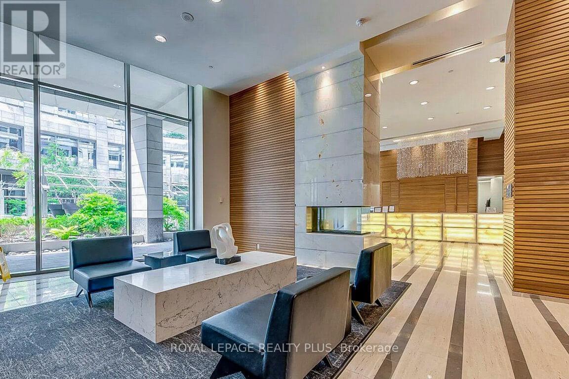 3708 - 2191 Yonge Street, Toronto, Ontario  M4S 3H8 - Photo 2 - C12637240