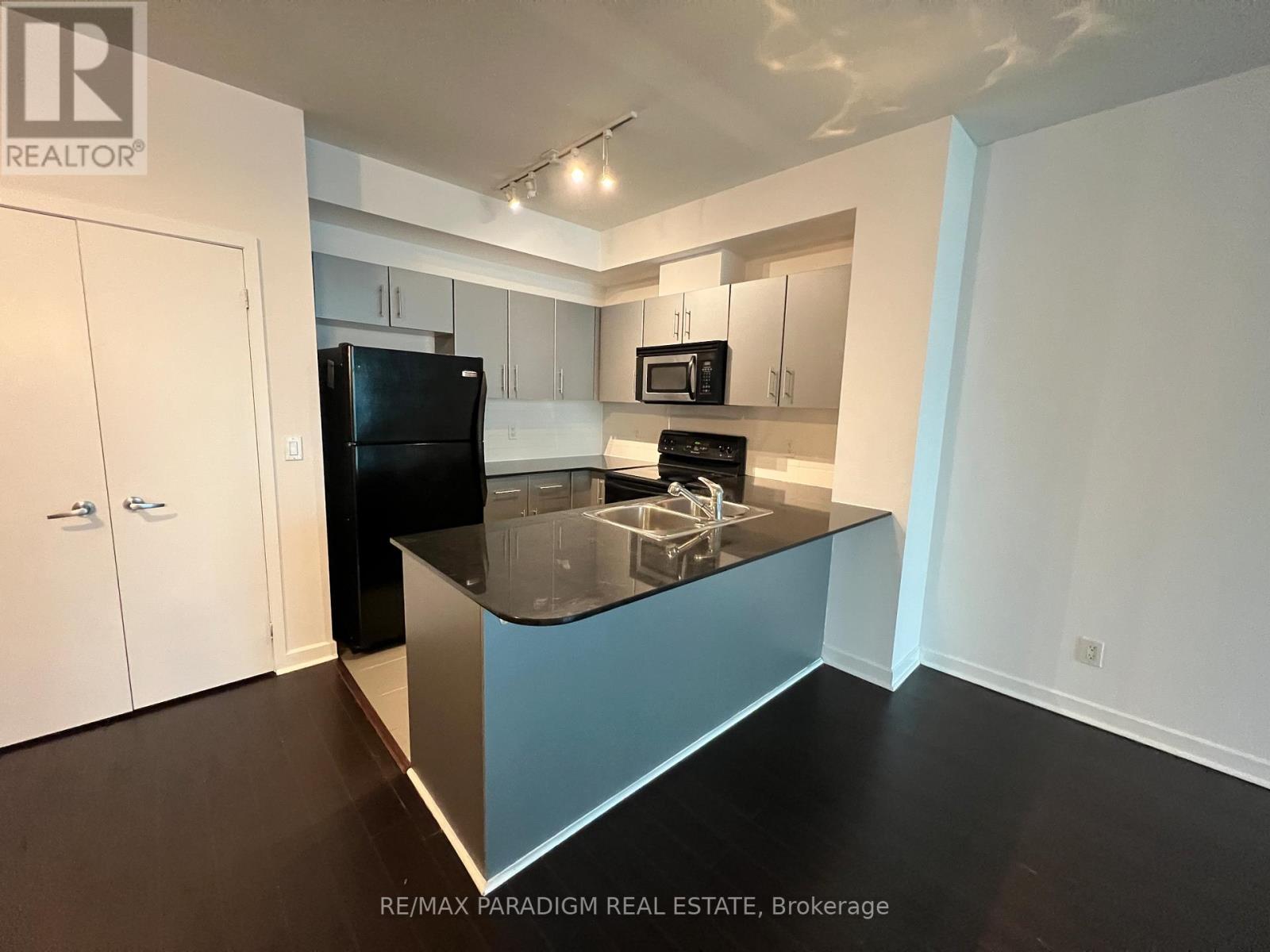 1201 - 12 Yonge Street, Toronto, Ontario  M5E 1Z9 - Photo 3 - C12637266