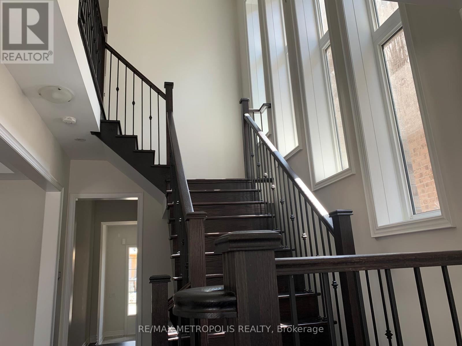 38 Hayeraft Street, Whitby, Ontario  L1P 0C6 - Photo 7 - E12637224