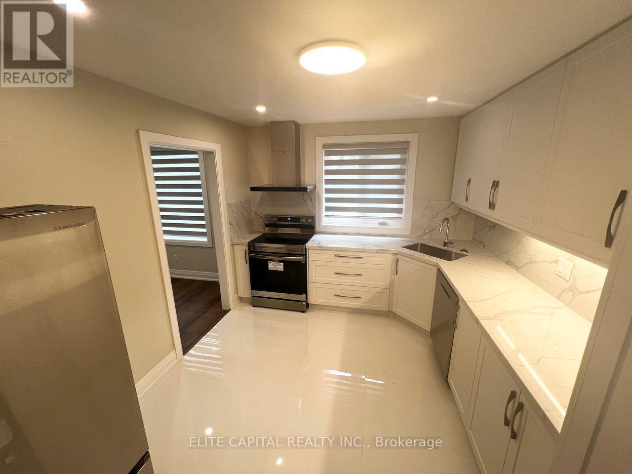 218 Chartland Boulevard S, Toronto, Ontario  M1S 2S5 - Photo 4 - E12637232