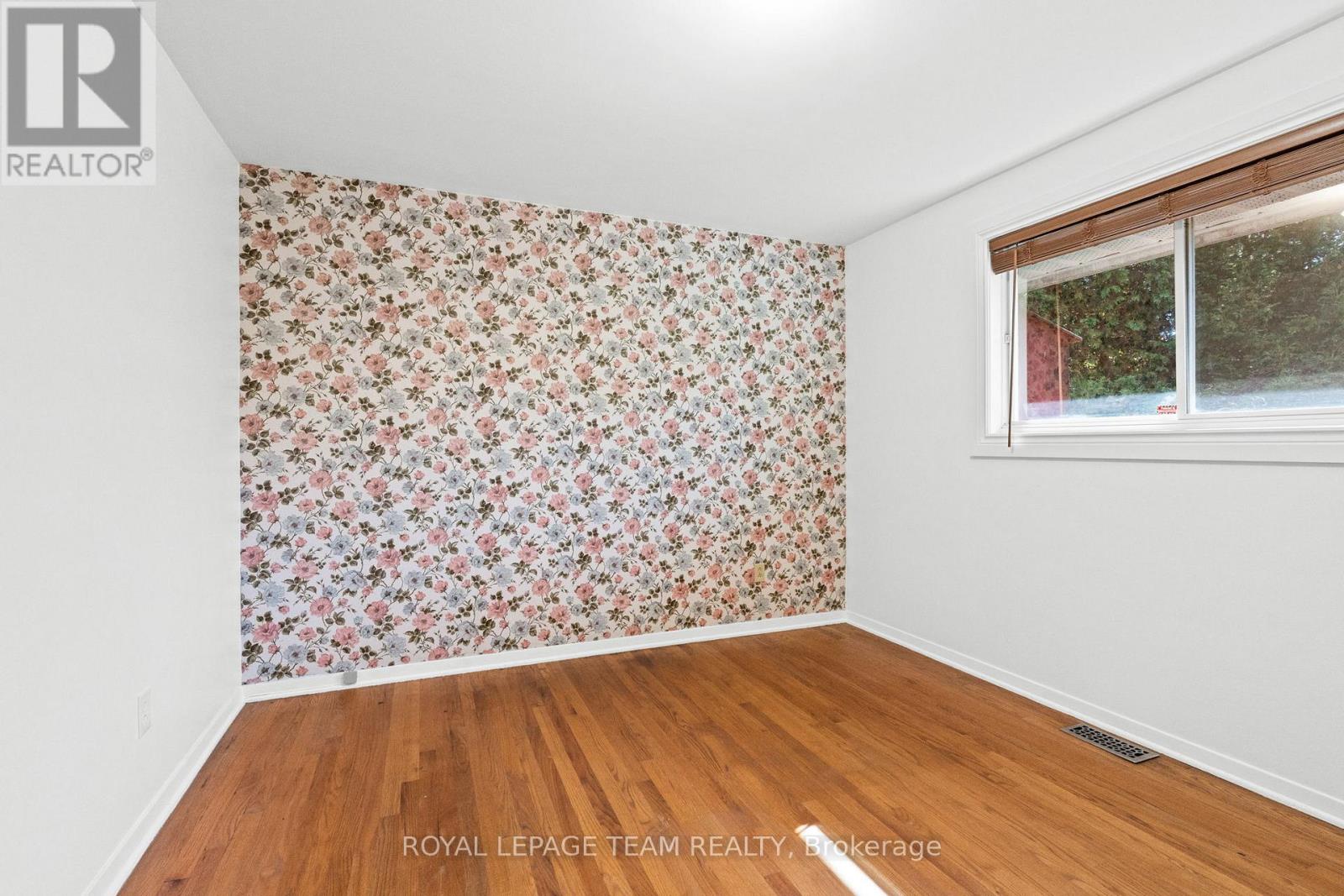 3 Domus Crescent, Ottawa, Ontario  K2H 6A3 - Photo 18 - X12405923