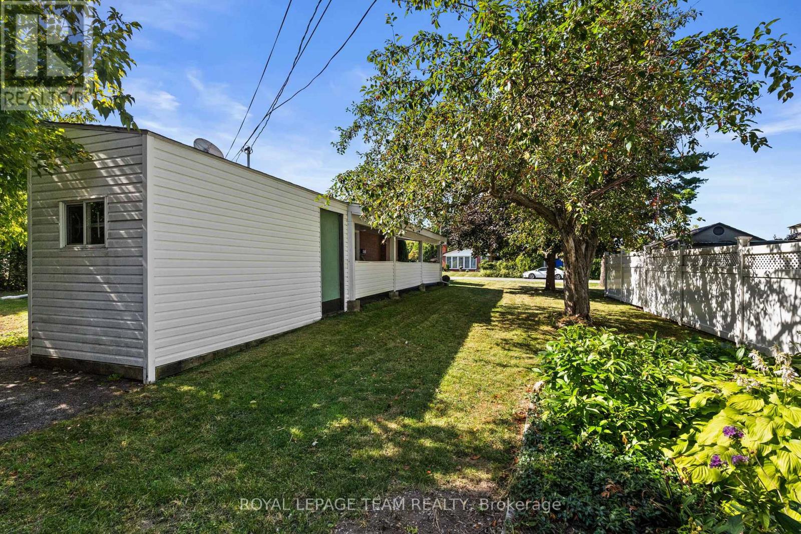 3 Domus Crescent, Ottawa, Ontario  K2H 6A3 - Photo 34 - X12405923