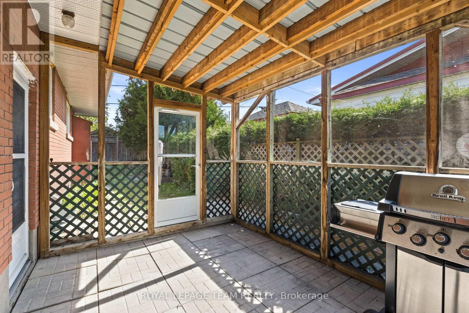 3 Domus Crescent, Ottawa, Ontario  K2H 6A3 - Photo 29 - X12405923