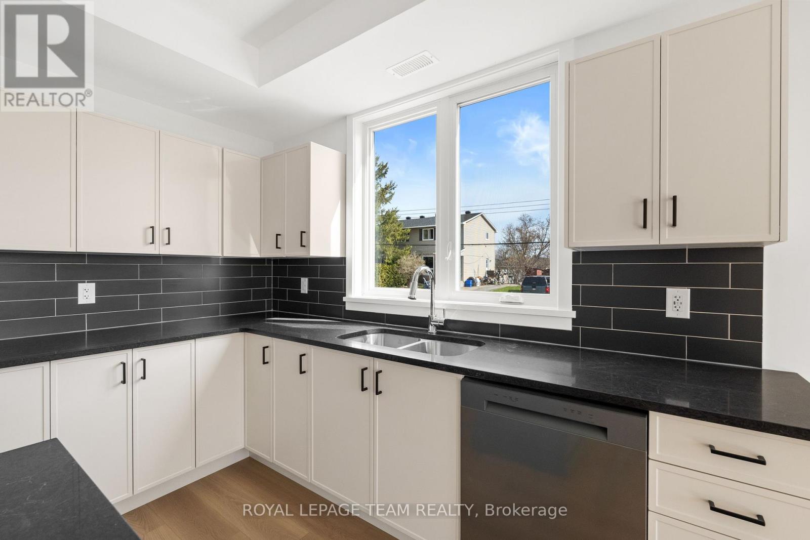 201-203 Teskey Street, Mississippi Mills, Ontario  K0A 1A0 - Photo 22 - X12415585