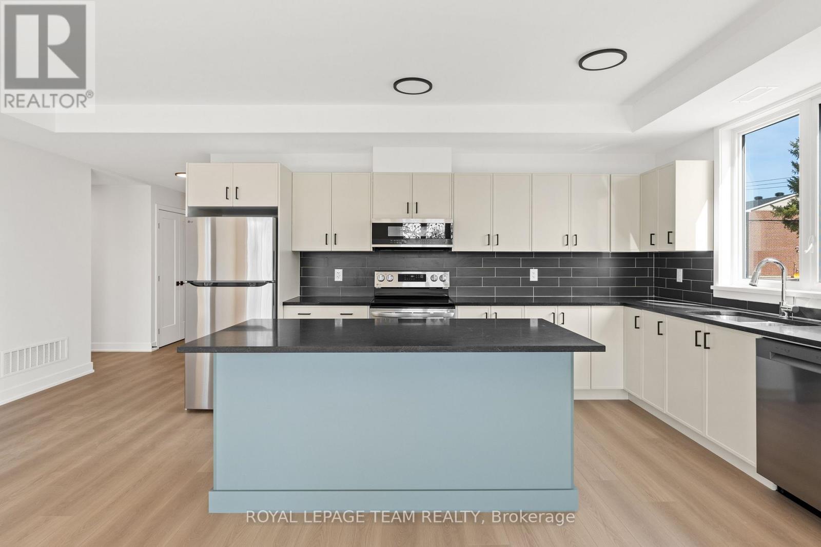 201-203 Teskey Street, Mississippi Mills, Ontario  K0A 1A0 - Photo 21 - X12415585