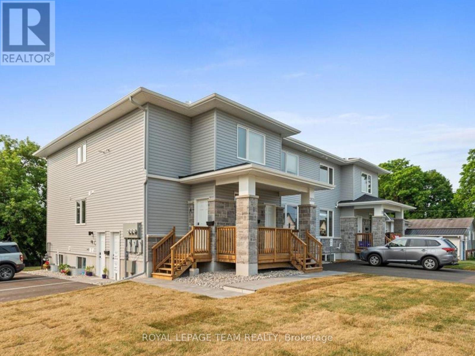 201-203 Teskey Street, Mississippi Mills, Ontario  K0A 1A0 - Photo 4 - X12415585