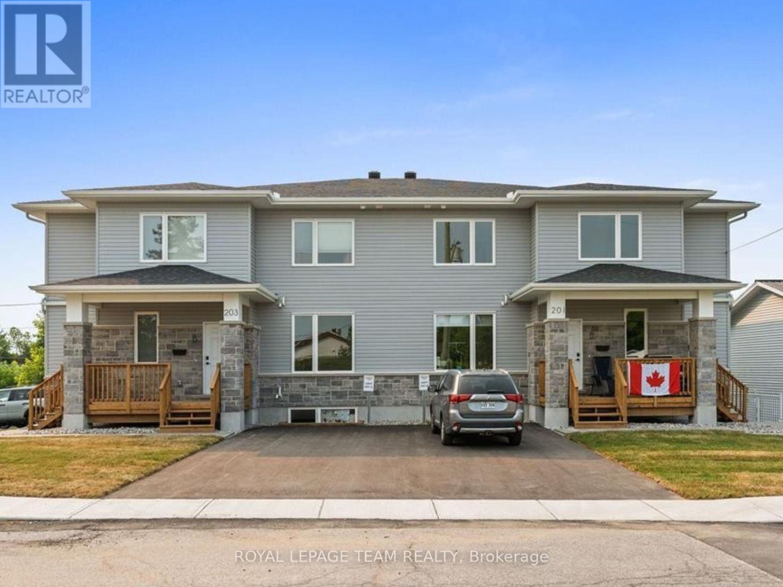 201-203 Teskey Street, Mississippi Mills, Ontario  K0A 1A0 - Photo 3 - X12415585