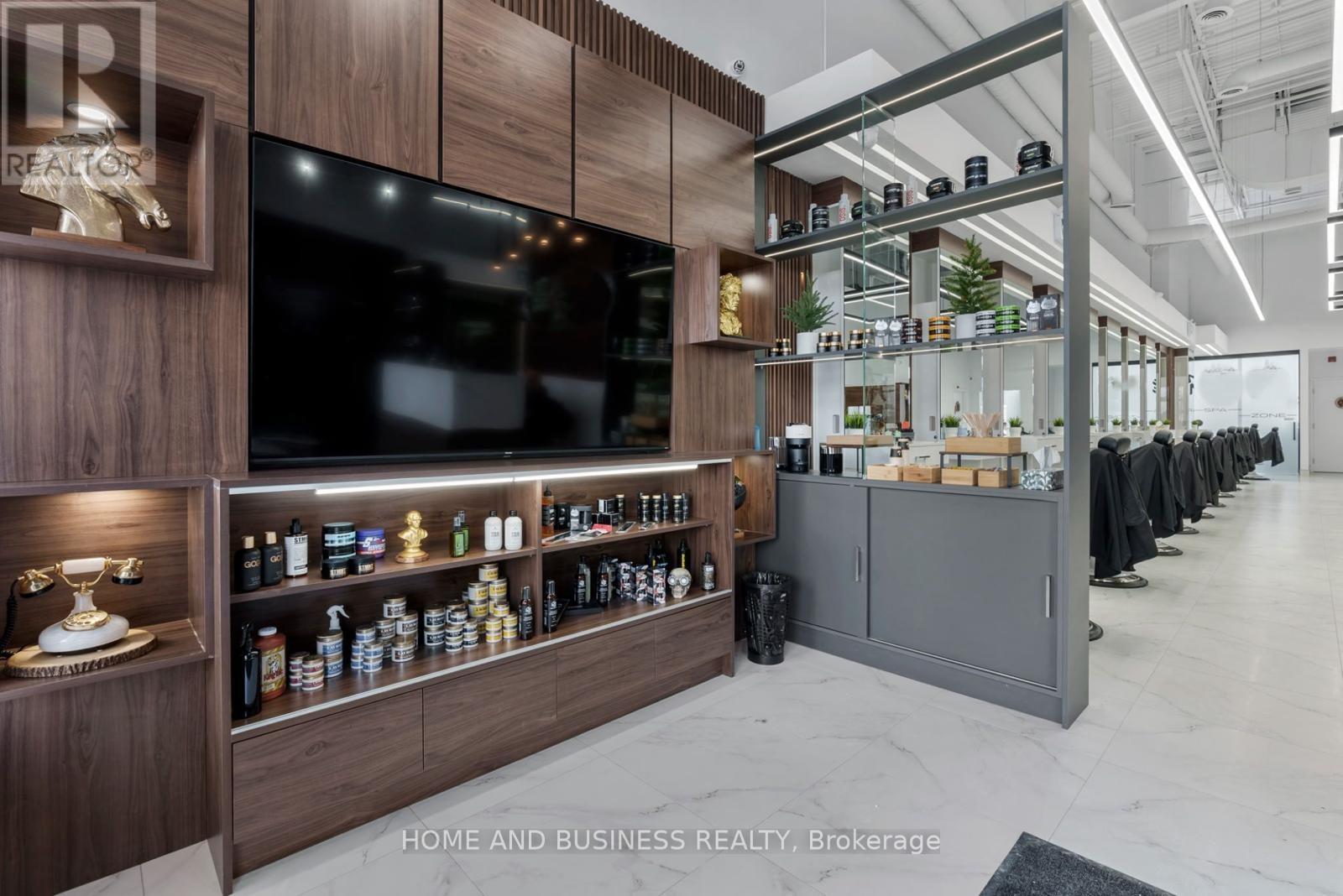 270 - 11 Disera Drive, Vaughan, Ontario  L4J 0A7 - Photo 3 - N12637212