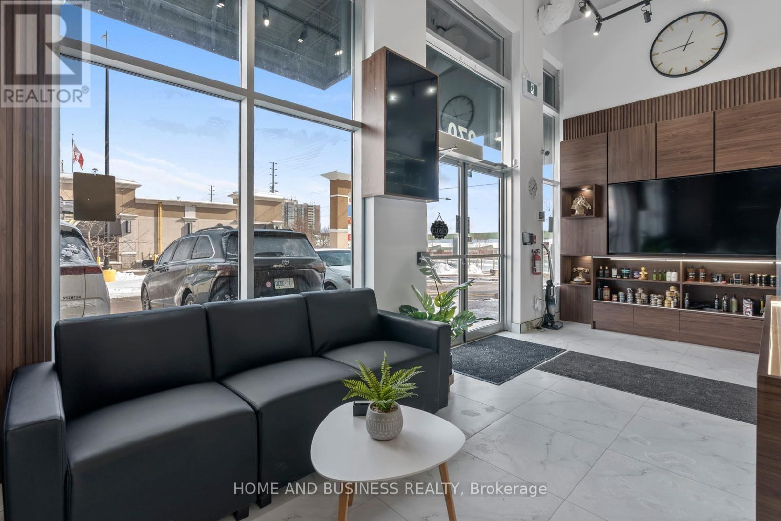 270 - 11 Disera Drive, Vaughan, Ontario  L4J 0A7 - Photo 5 - N12637212