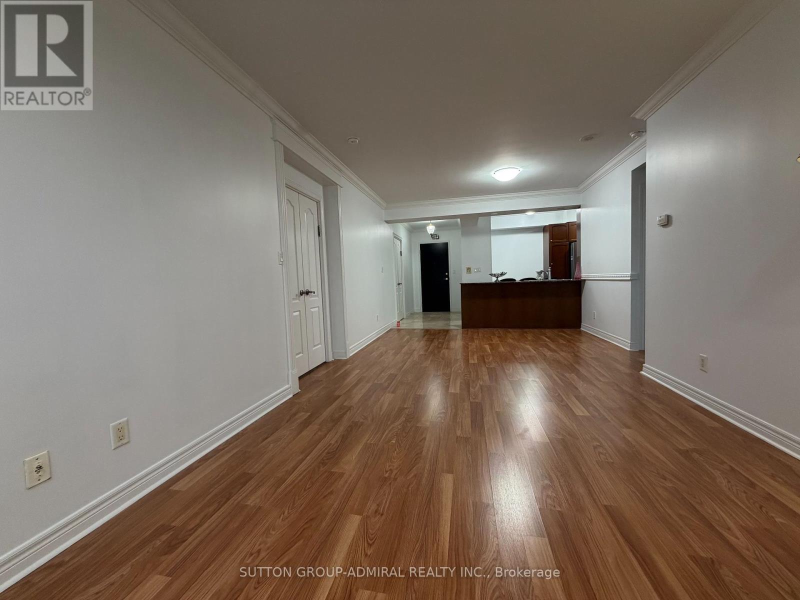 304 - 100 Promenade Circle, Vaughan, Ontario  L4J 7W7 - Photo 4 - N12637258