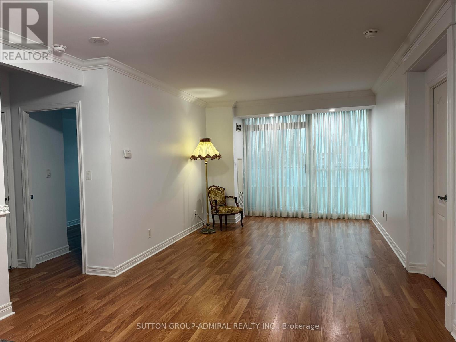 304 - 100 Promenade Circle, Vaughan, Ontario  L4J 7W7 - Photo 6 - N12637258