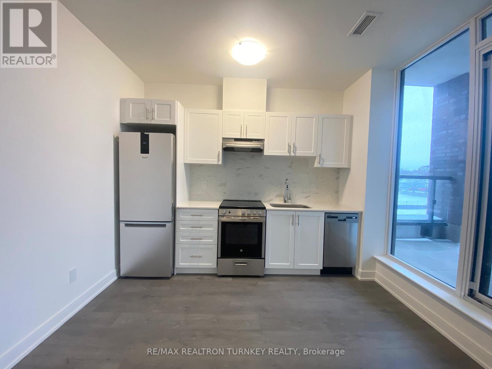 305 - 705 Davis Drive, Newmarket, Ontario  L3Y 0J1 - Photo 10 - N12602288