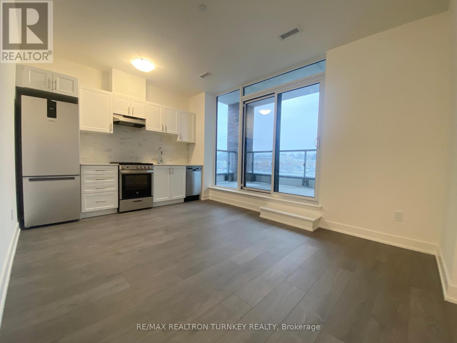 305 - 705 Davis Drive, Newmarket, Ontario  L3Y 0J1 - Photo 2 - N12602288