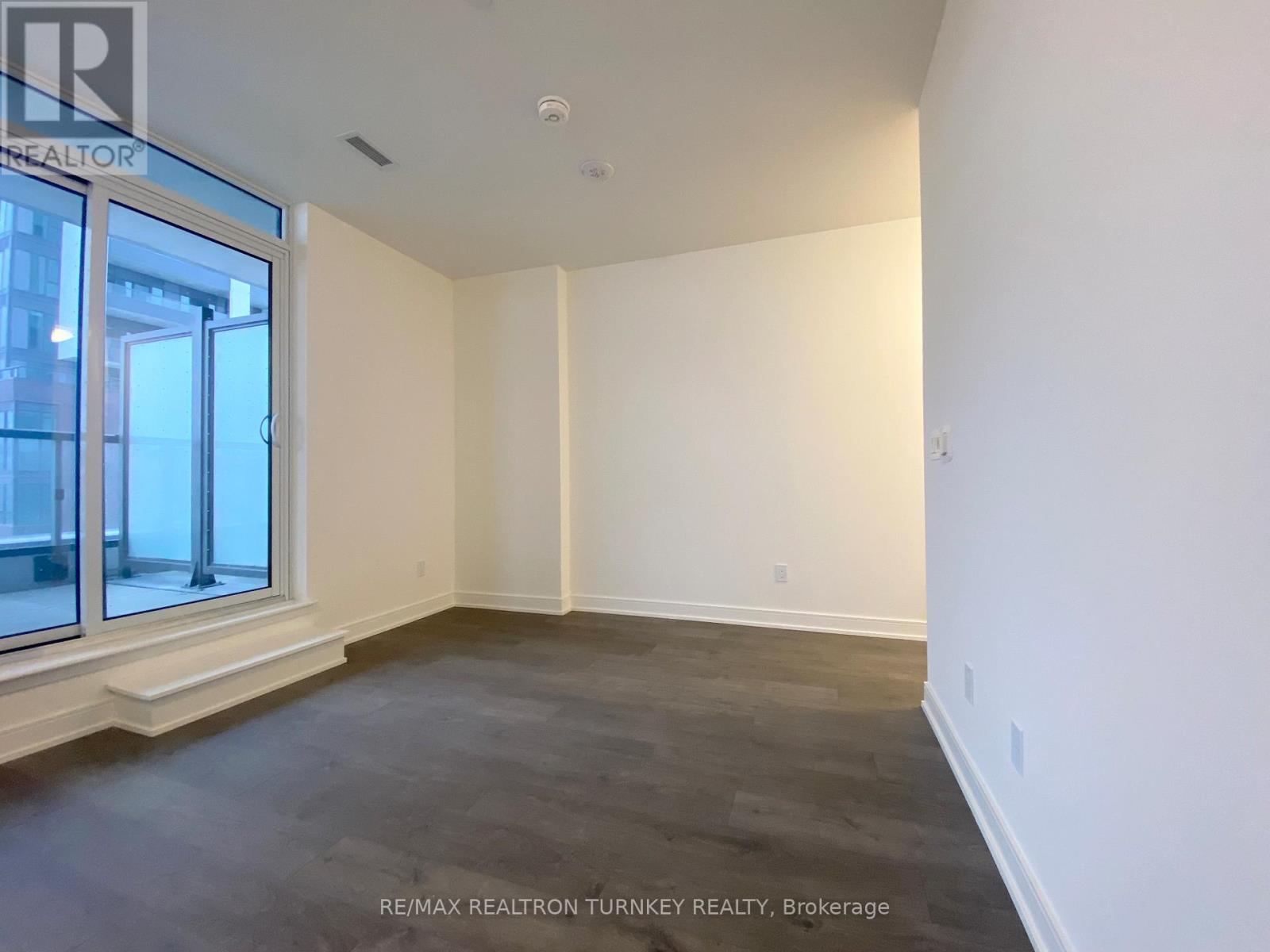 305 - 705 Davis Drive, Newmarket, Ontario  L3Y 0J1 - Photo 6 - N12602288