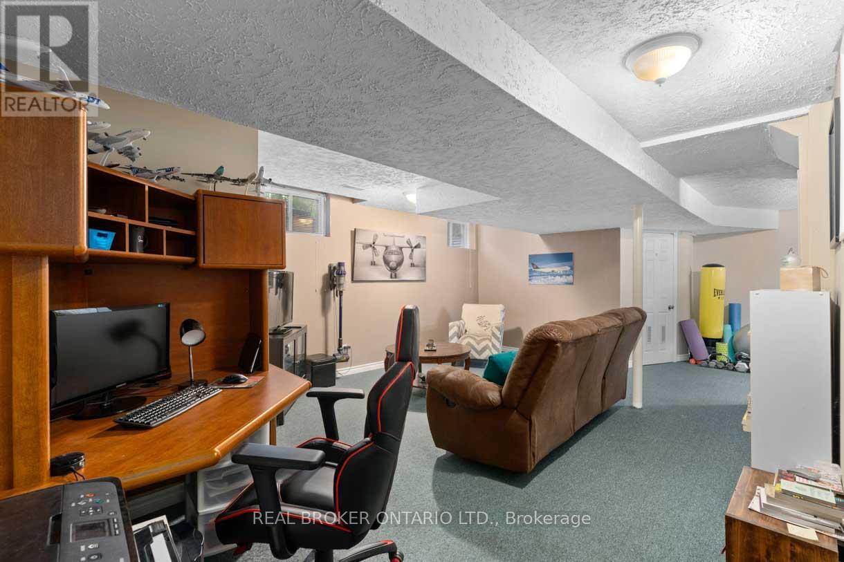 131 Ruffet Drive, Barrie, Ontario  L4N 0N6 - Photo 22 - S12454508