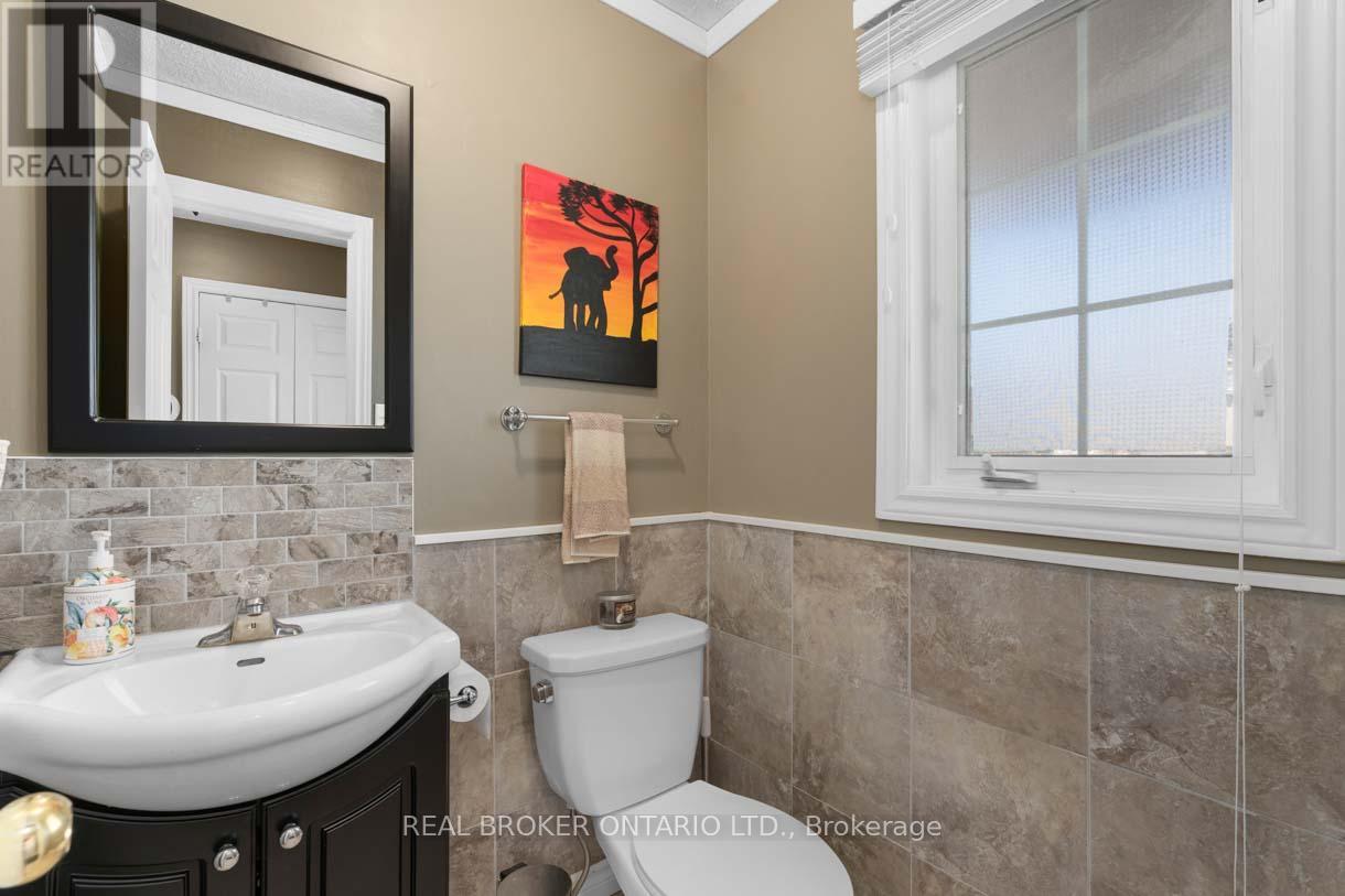 131 Ruffet Drive, Barrie, Ontario  L4N 0N6 - Photo 17 - S12454508