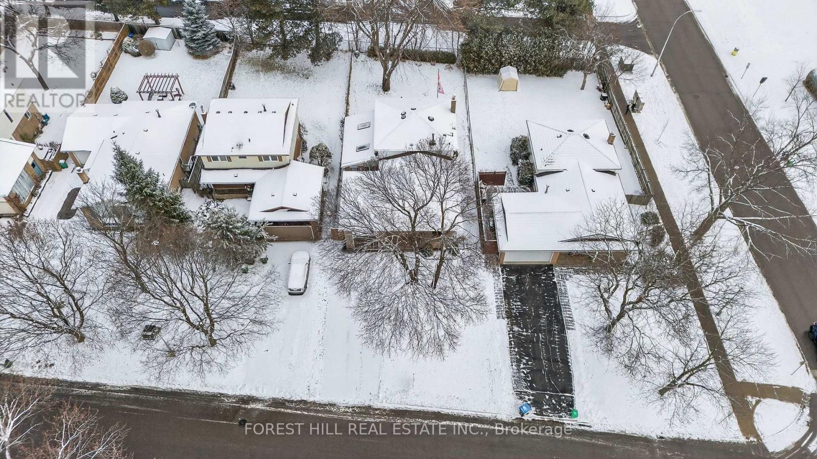 163 Birchlawn Road, Caledon, Ontario  L7E 3W3 - Photo 2 - W12599722