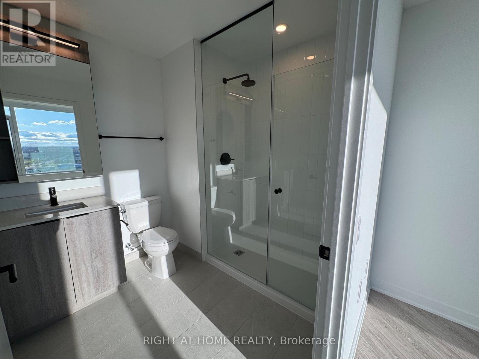 1906 - 2495 Eglinton Avenue W, Mississauga, Ontario  L5M 2T2 - Photo 24 - W12498534