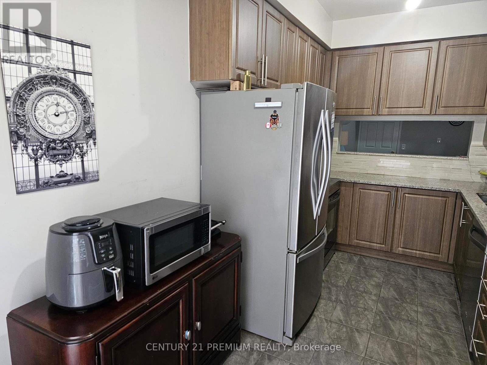 Main - 48 Gulfbrook Circle, Brampton, Ontario  L6Z 0G5 - Photo 10 - W12637170