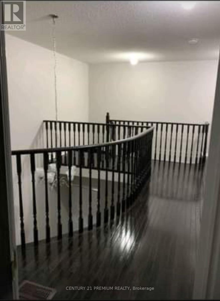 Main - 48 Gulfbrook Circle, Brampton, Ontario  L6Z 0G5 - Photo 8 - W12637170