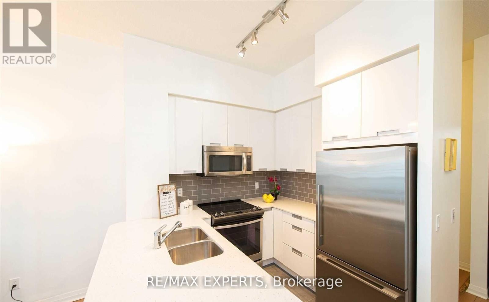 311 - 55 Eglinton Avenue W, Mississauga, Ontario  L5R 0E4 - Photo 14 - W12637186