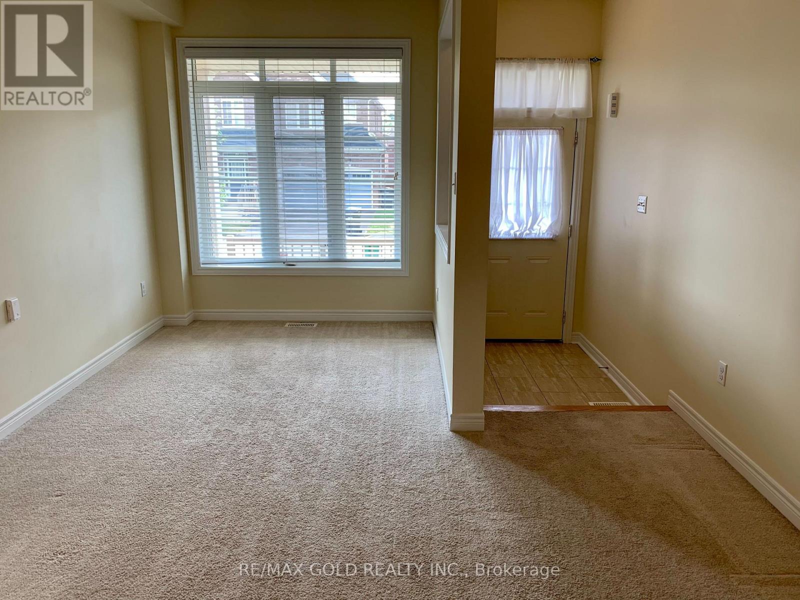 23 Baby Pointe Trail, Brampton, Ontario  L7A 0W3 - Photo 2 - W12637262