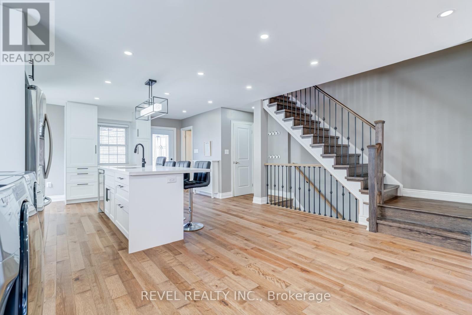 524 Fergo Avenue S, Mississauga, Ontario  L5B 2J3 - Photo 12 - W12637270