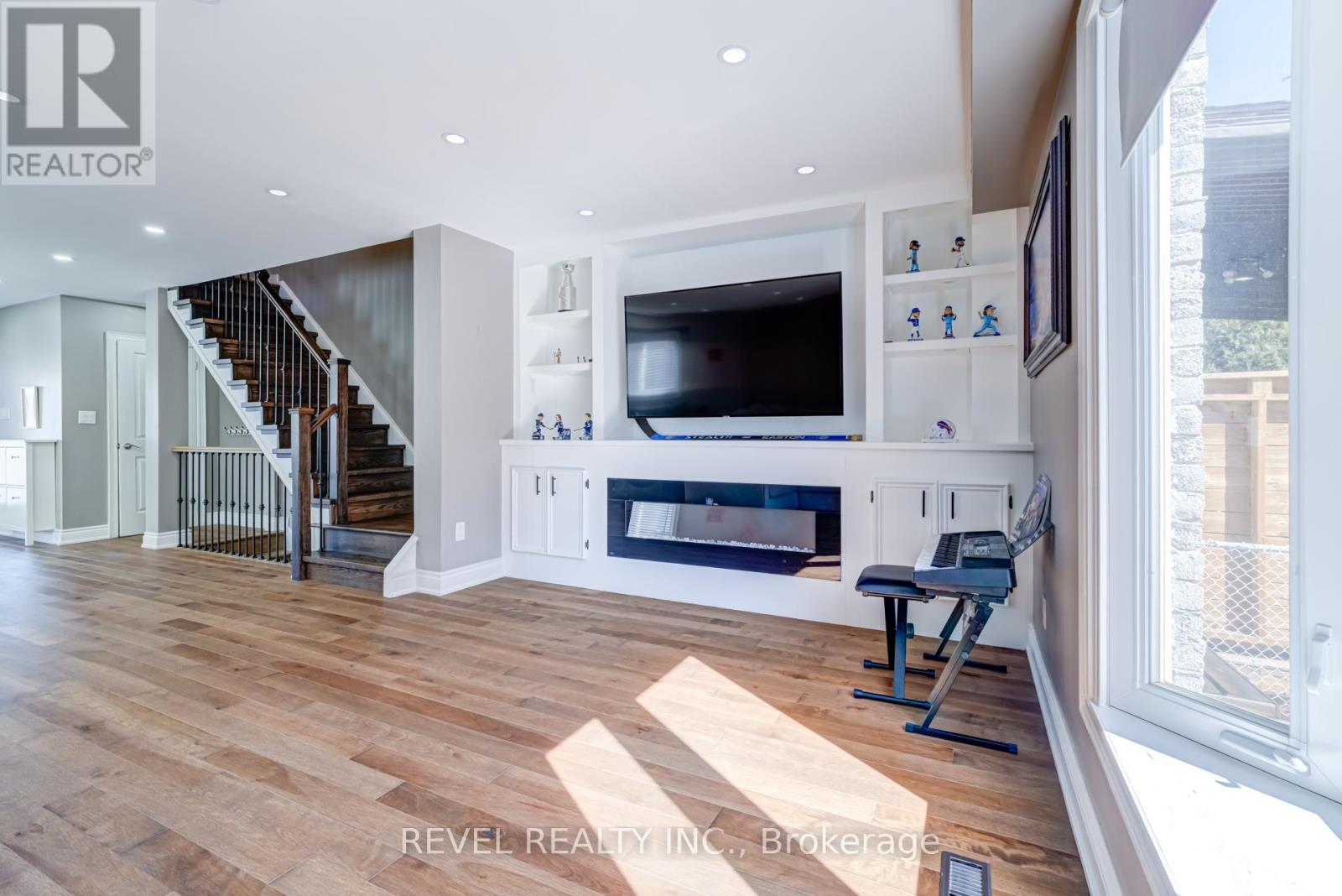 524 Fergo Avenue S, Mississauga, Ontario  L5B 2J3 - Photo 14 - W12637270