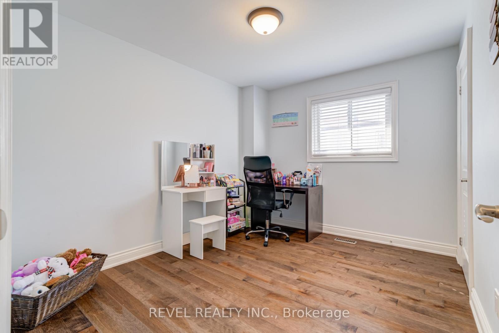 524 Fergo Avenue S, Mississauga, Ontario  L5B 2J3 - Photo 24 - W12637270