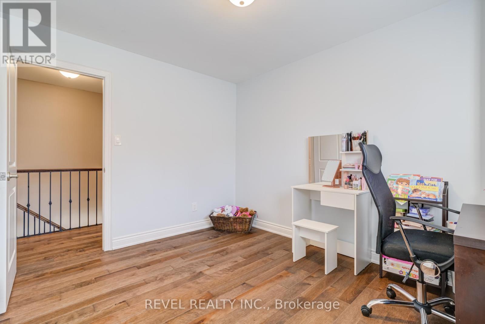 524 Fergo Avenue S, Mississauga, Ontario  L5B 2J3 - Photo 25 - W12637270