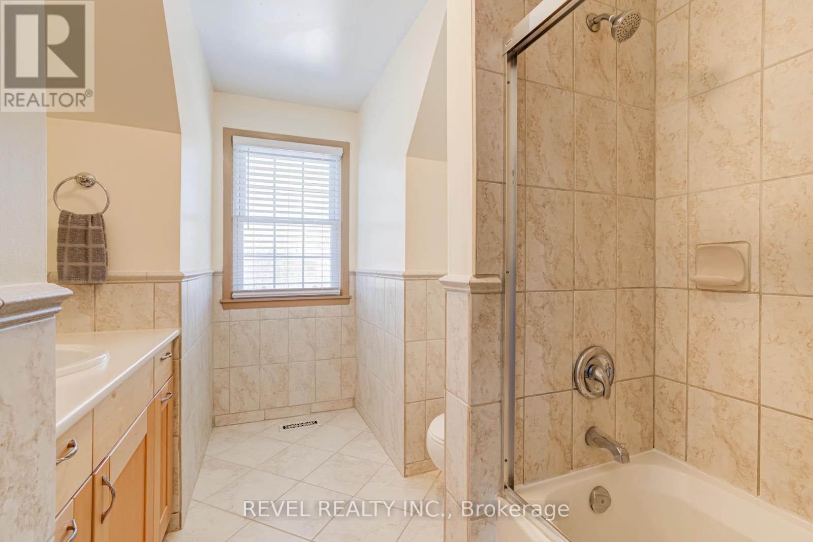 524 Fergo Avenue S, Mississauga, Ontario  L5B 2J3 - Photo 28 - W12637270