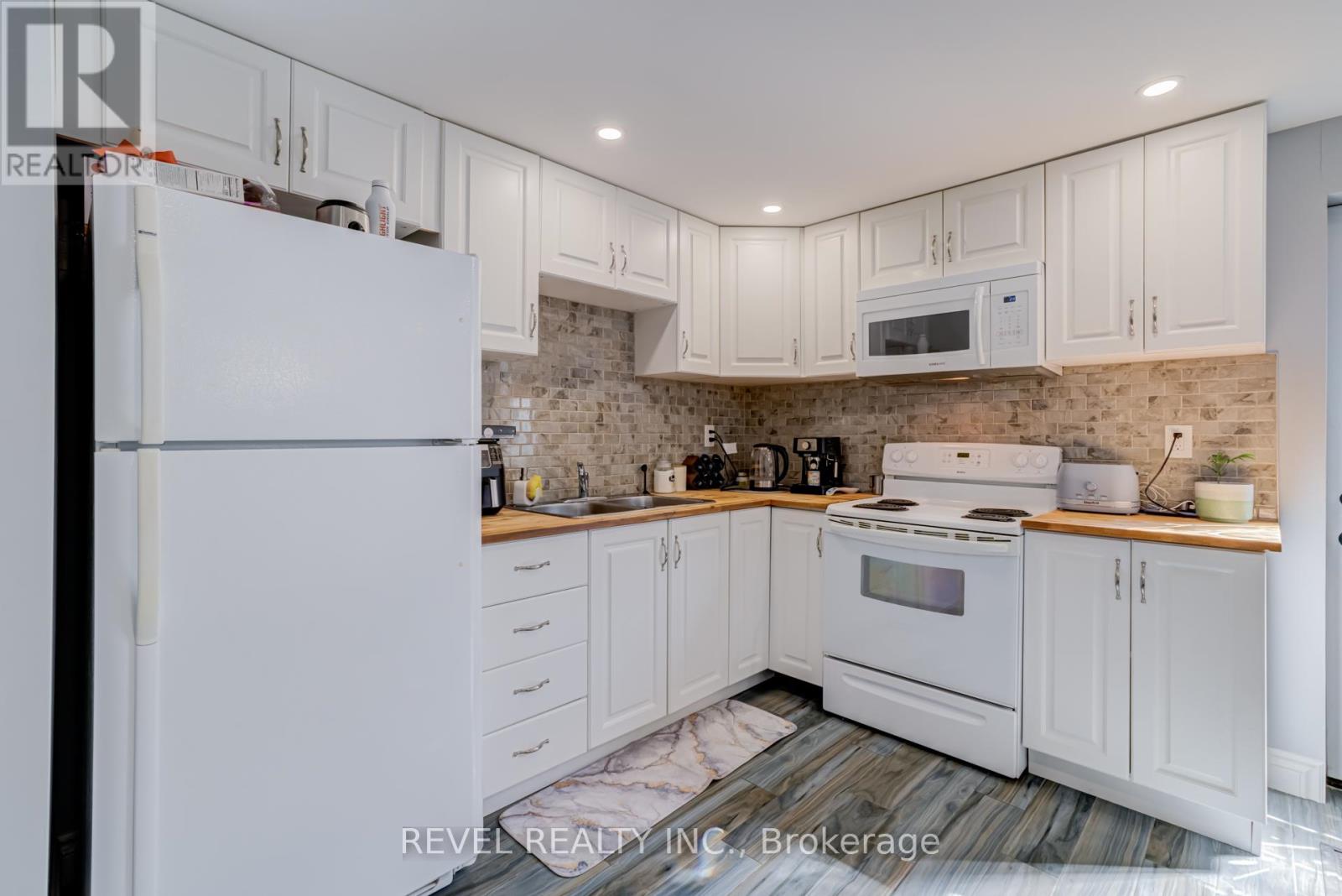 524 Fergo Avenue S, Mississauga, Ontario  L5B 2J3 - Photo 35 - W12637270