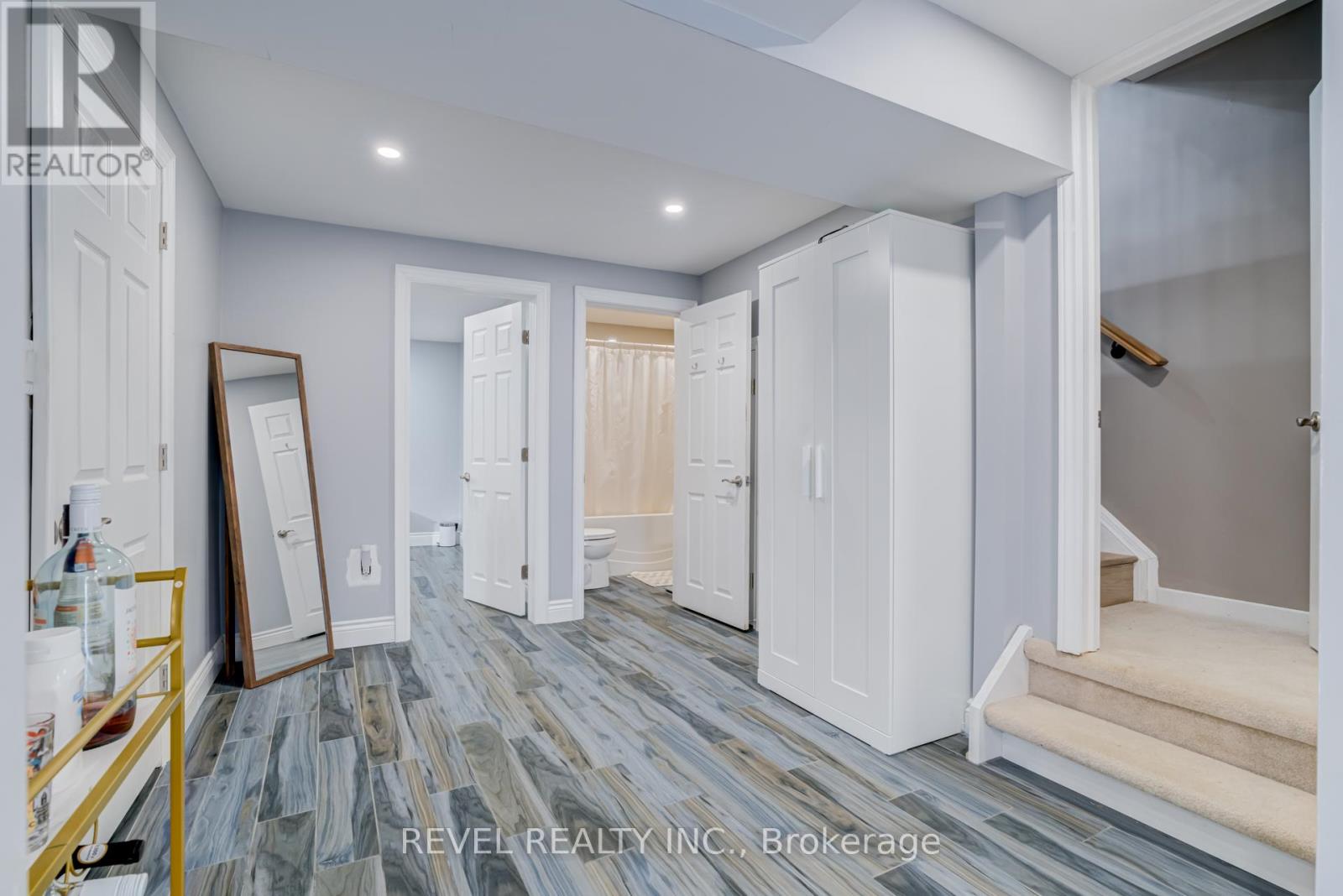 524 Fergo Avenue S, Mississauga, Ontario  L5B 2J3 - Photo 37 - W12637270