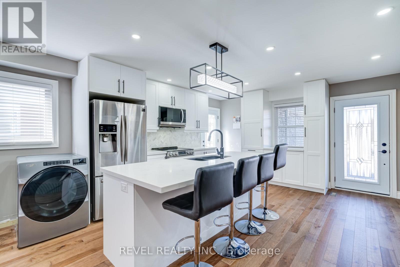 524 Fergo Avenue S, Mississauga, Ontario  L5B 2J3 - Photo 8 - W12637270