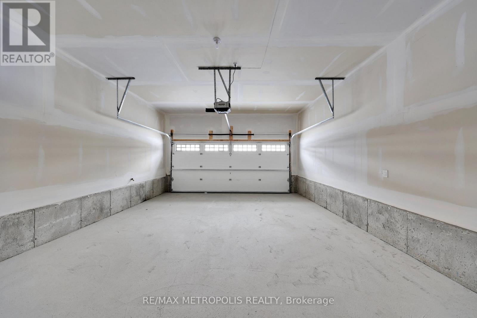 120 Mceachern Lane, Gravenhurst, Ontario  P1P 0H8 - Photo 11 - X12637234