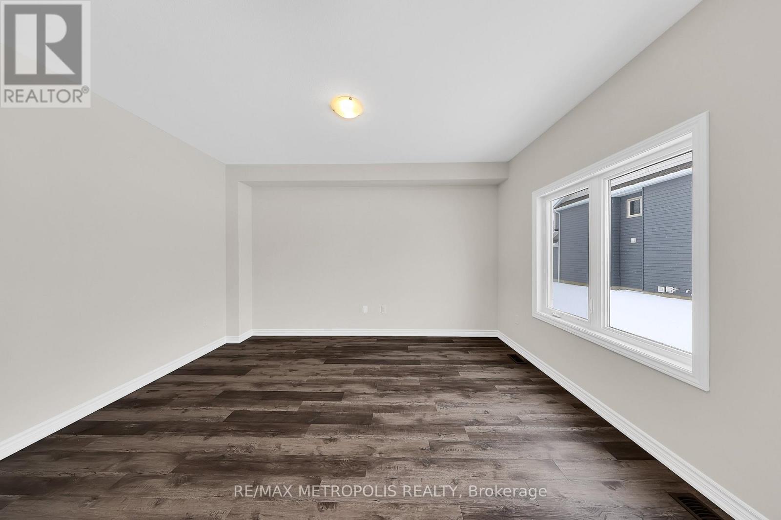 120 Mceachern Lane, Gravenhurst, Ontario  P1P 0H8 - Photo 14 - X12637234