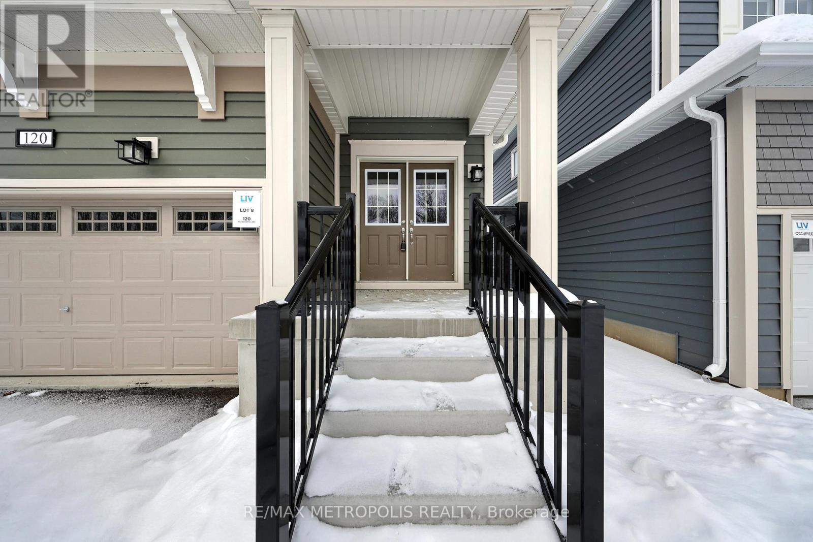 120 Mceachern Lane, Gravenhurst, Ontario  P1P 0H8 - Photo 2 - X12637234