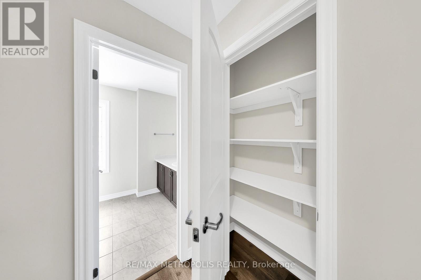 120 Mceachern Lane, Gravenhurst, Ontario  P1P 0H8 - Photo 24 - X12637234