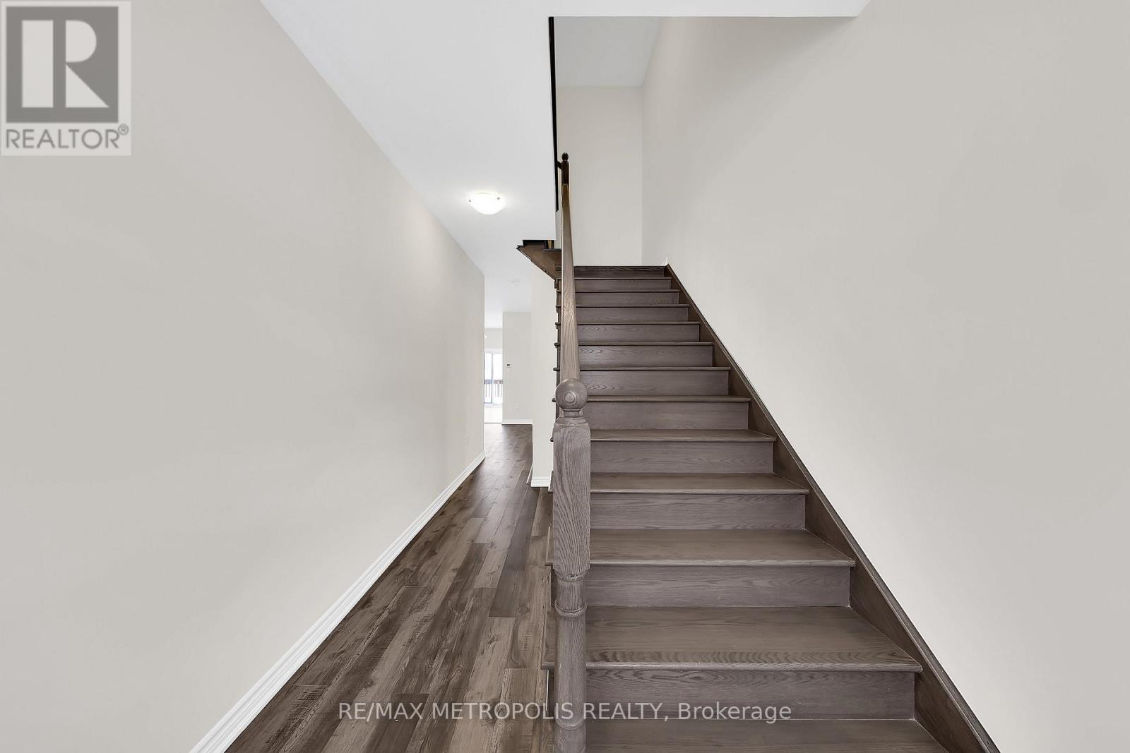 120 Mceachern Lane, Gravenhurst, Ontario  P1P 0H8 - Photo 4 - X12637234