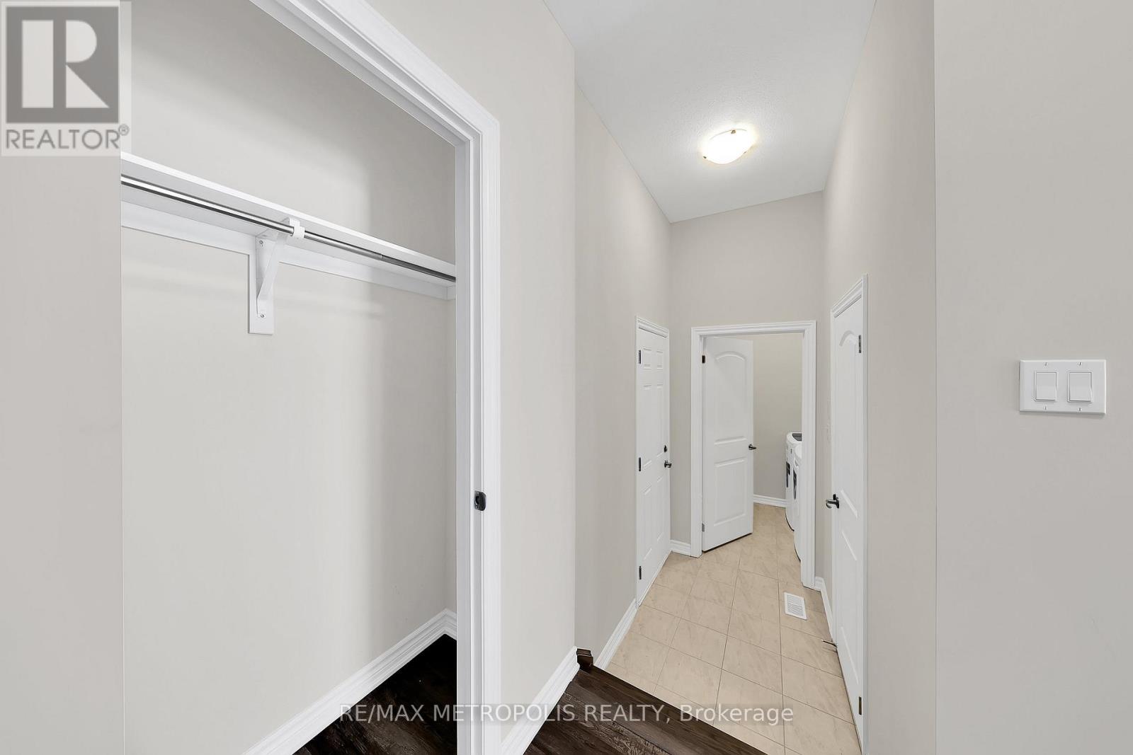 120 Mceachern Lane, Gravenhurst, Ontario  P1P 0H8 - Photo 8 - X12637234