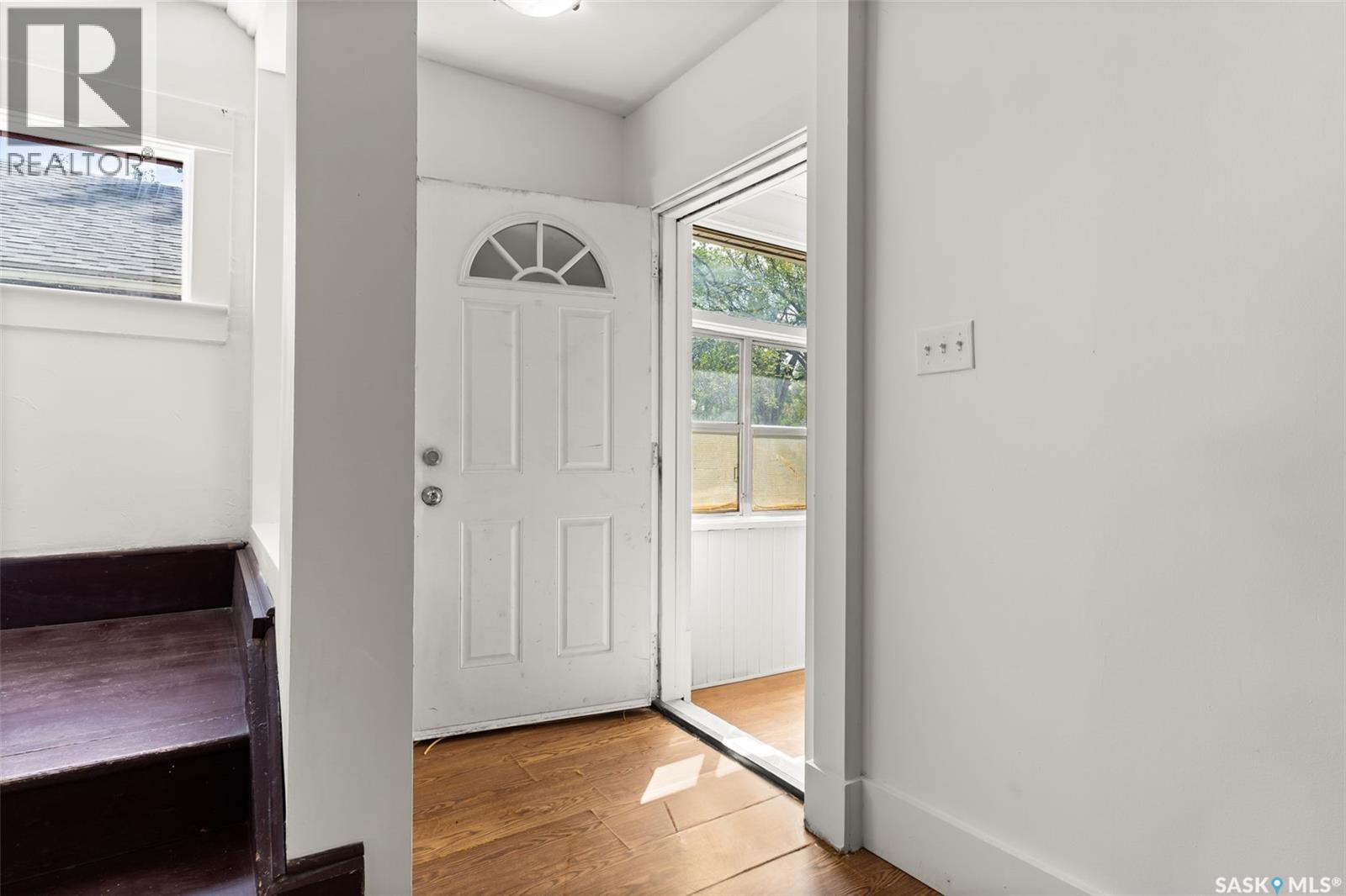 1357 Elphinstone Street, Regina, Saskatchewan  S4T 3M5 - Photo 6 - SK015739