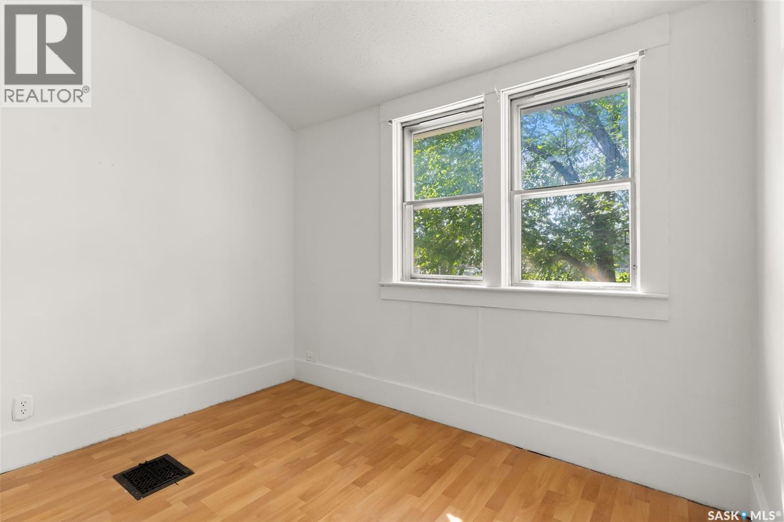 1357 Elphinstone Street, Regina, Saskatchewan  S4T 3M5 - Photo 23 - SK015739