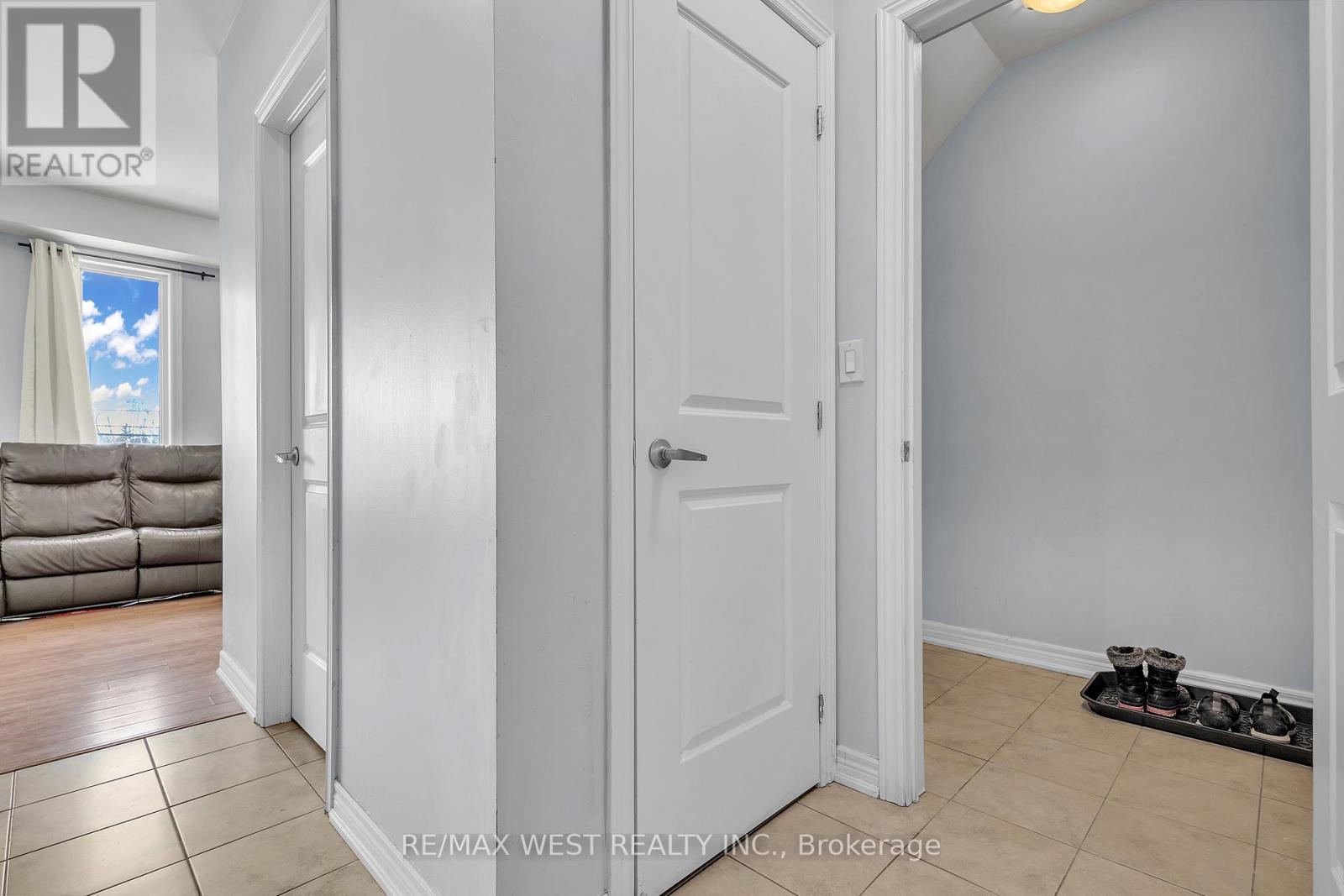 9 - 9601 Jane Street, Vaughan, Ontario  L6A 4G5 - Photo 7 - N12636034