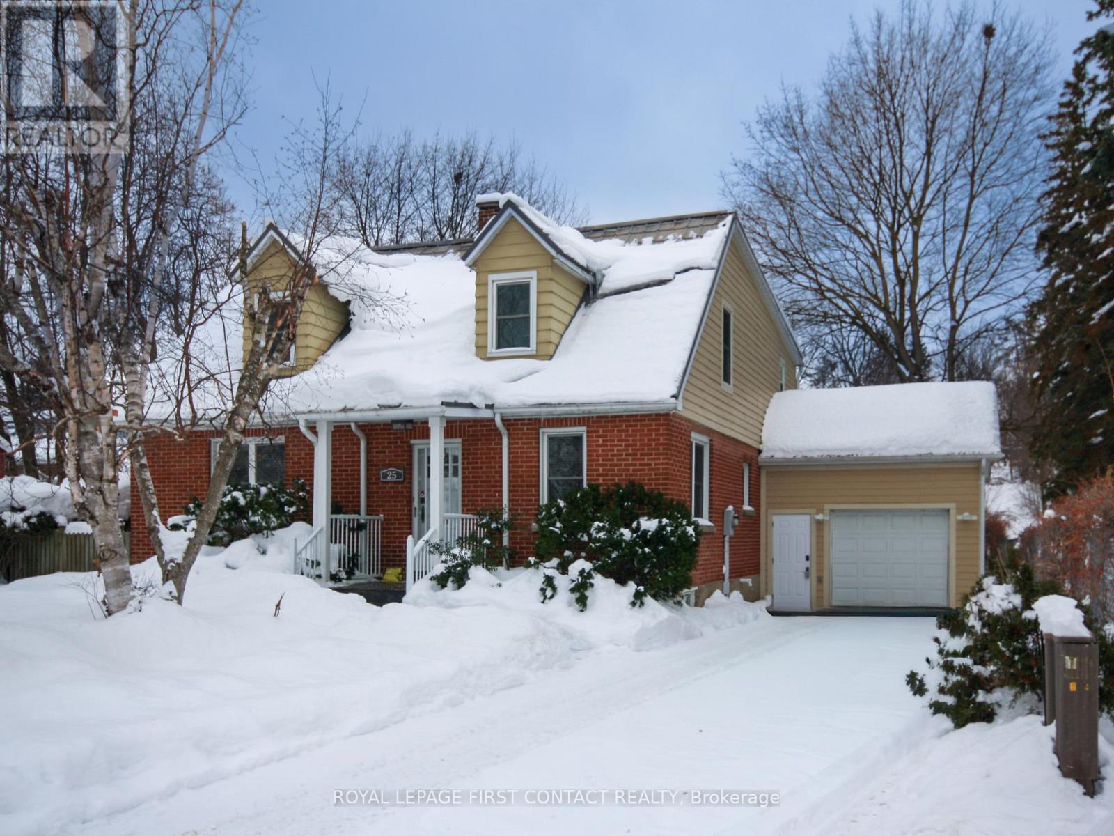 25 Holgate Street, Barrie, Ontario  L4N 2T6 - Photo 2 - S12486413