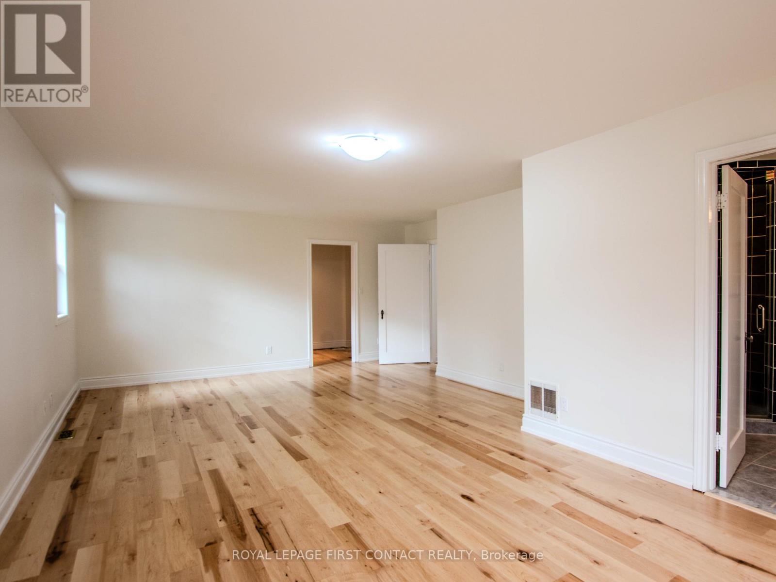 25 Holgate Street, Barrie, Ontario  L4N 2T6 - Photo 29 - S12486413