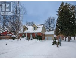 25 HOLGATE STREET, Barrie, Ontario