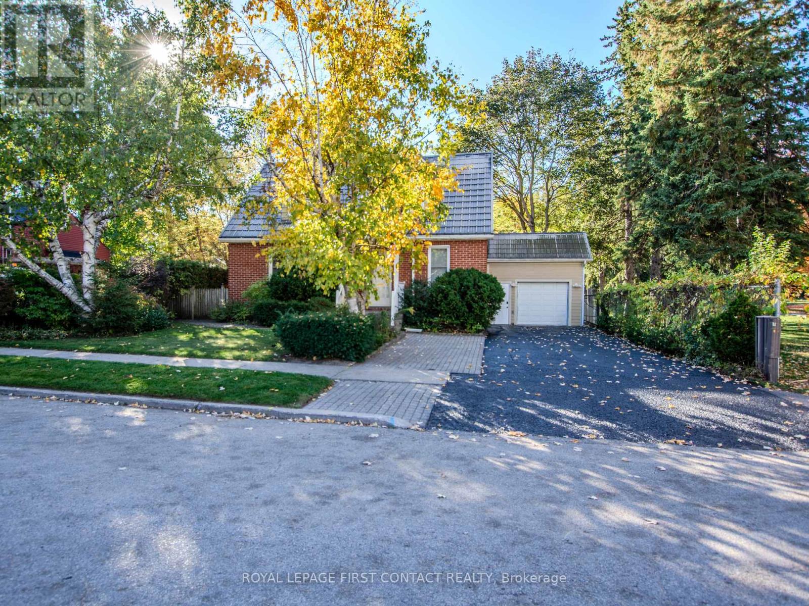 25 Holgate Street, Barrie, Ontario  L4N 2T6 - Photo 3 - S12486413