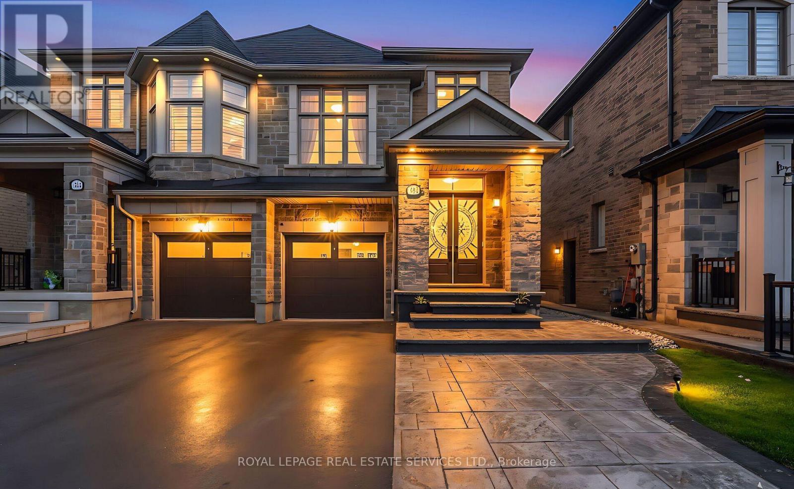 <div class="slider-price">$3,250 Monthly</div><p>Upper - 488 Parent Place, Milton, Ontario</p>